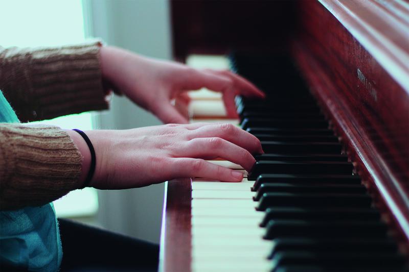 פסנתר - עם המורה לריסה טרנורצקי ✦ משך שיעור 45 דקות