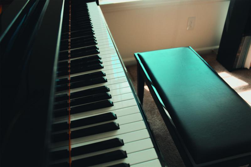 פסנתר - עם המורה  יאנה גורלקין ✦ משך שיעור 60 דקות