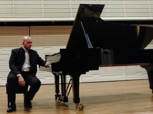 פסנתר - עם המורה צמח רן ✦ משך שיעור 60 דקות