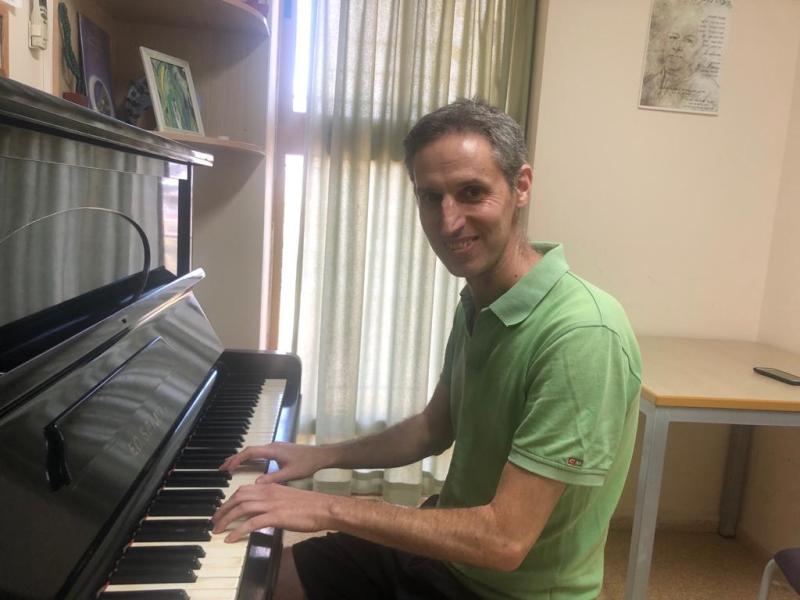 פסנתר עודד 30 ד'